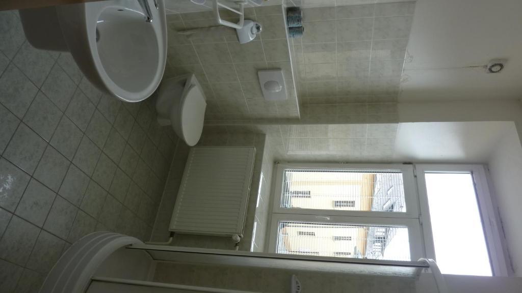 Polička Hotel Tht מראה חיצוני תמונה